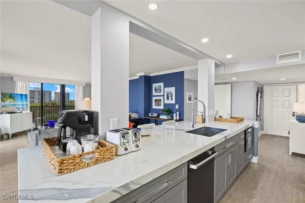 Naples, FL 34108,15 Bluebill AVE #506