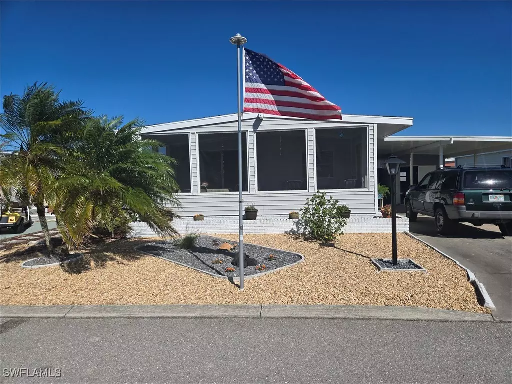 North Fort Myers, FL 33903,450 Snead DR