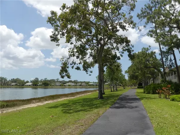 Naples, FL 34112,1704 Kings Lake BLVD #105
