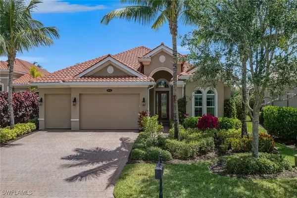 9479 Lagomar CT, Naples, FL 34114