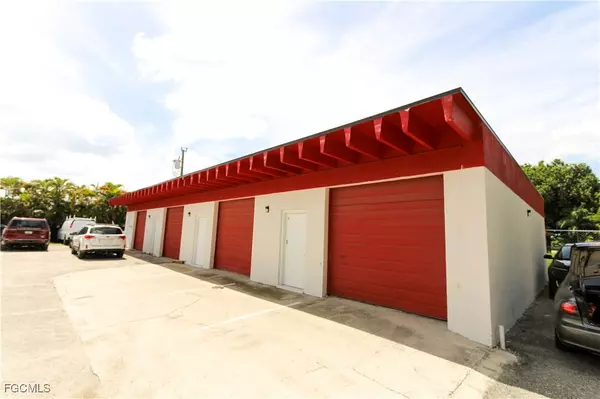 North Fort Myers, FL 33917,29-31 Cardinal DR