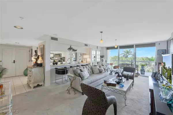 6573 Marissa LOOP #303, Naples, FL 34108