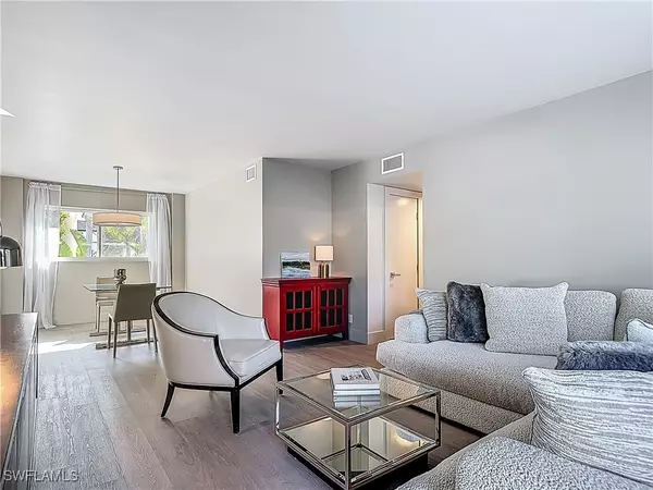 Fort Myers, FL 33901,2544 1st ST #102