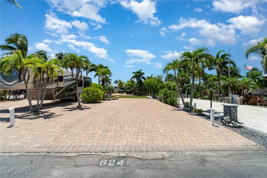 624 Barracuda BND, Fort Myers Beach, FL 33931