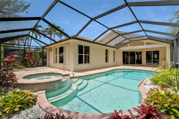 4923 Cerromar DR, Naples, FL 34112