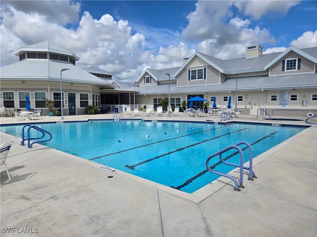 North Fort Myers, FL 33903,366 Middlecoff CT