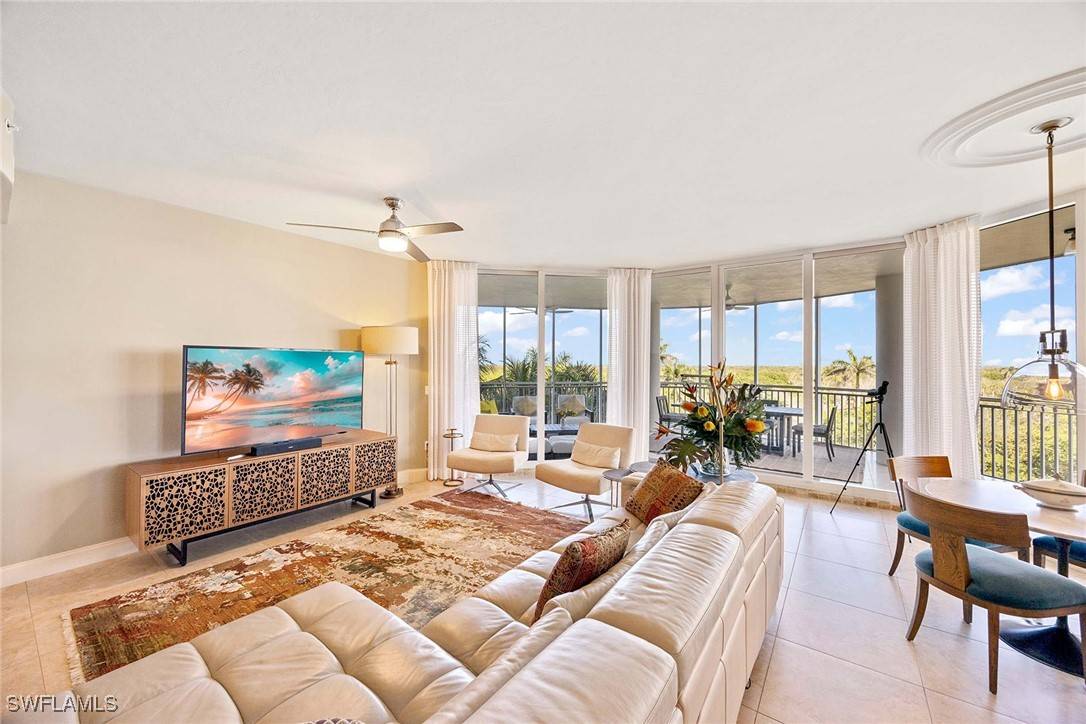 Naples, FL 34110,13675 Vanderbilt DR #510