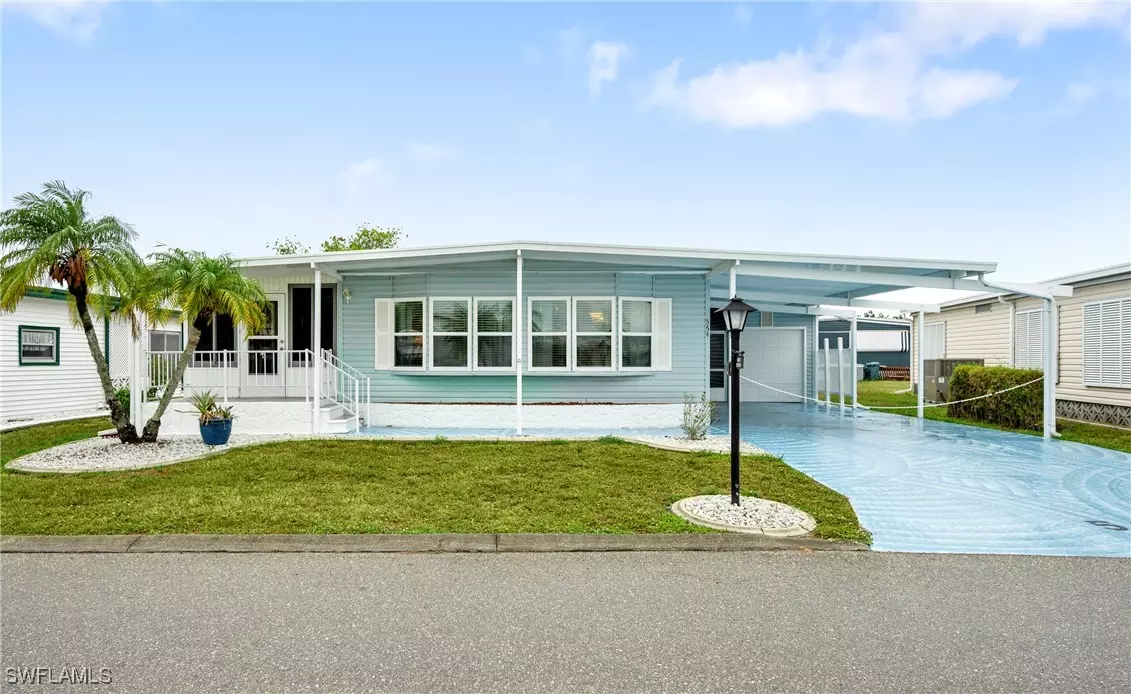 North Fort Myers, FL 33903,564 Hogan DR