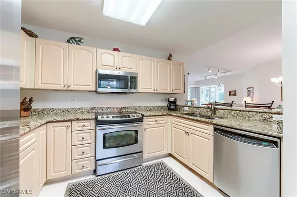 Estero, FL 33967,8371 Grand Palm DR #4
