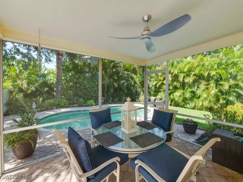 542 110th AVE N, Naples, FL 34108