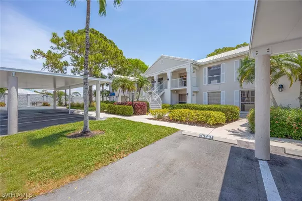 822 Gulf Pavillion DR #202, Naples, FL 34108