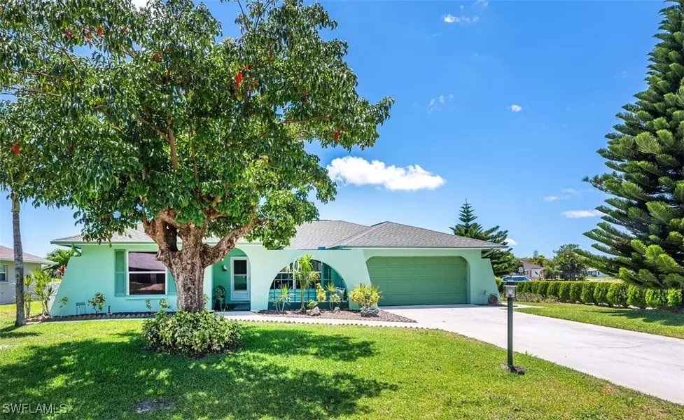 938 Charlemagne BLVD, Naples, FL 34112