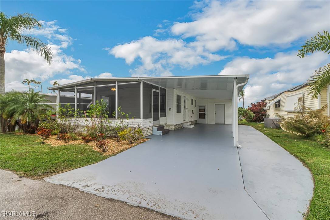 Fort Myers, FL 33905,243 Tangerine DR