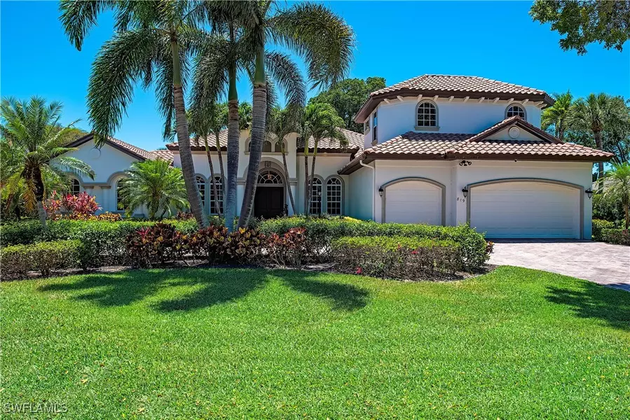 819 Bentwood DR, Naples, FL 34108