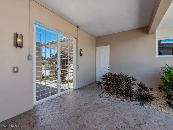 Marco Island, FL 34145,622 Bimini AVE