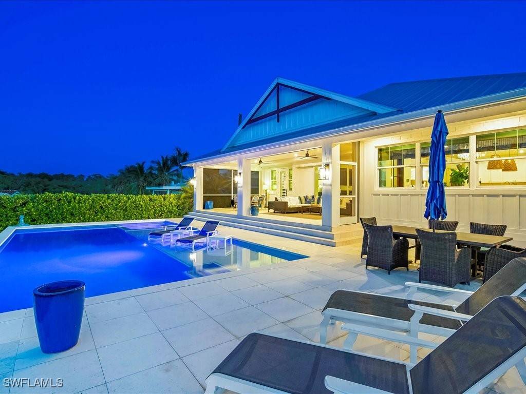 Naples, FL 34104,2195 Harbor RD