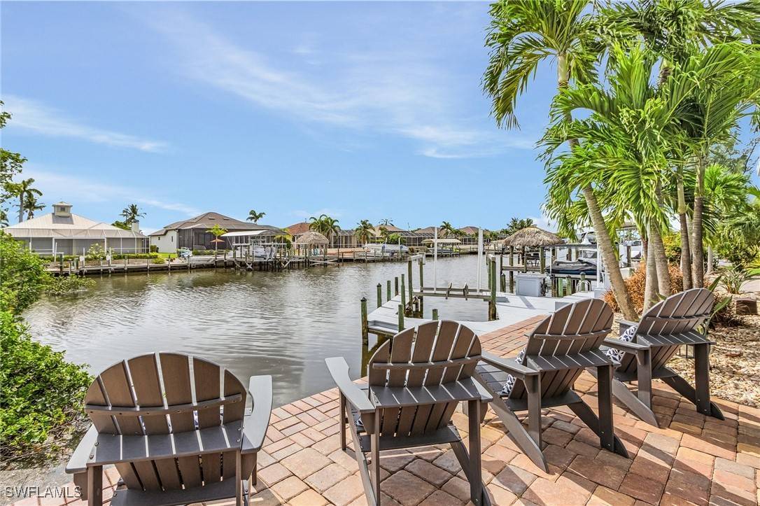 401 SW 38th PL, Cape Coral, FL 33991