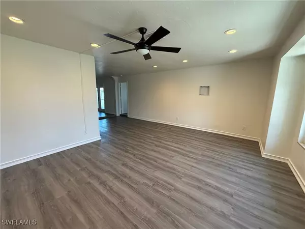 Fort Myers, FL 33919,1427 Carmelle DR