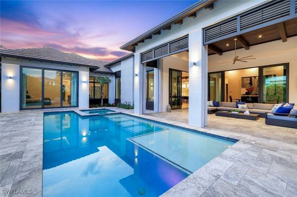 541 Whispering Pine CT, Naples, FL 34103