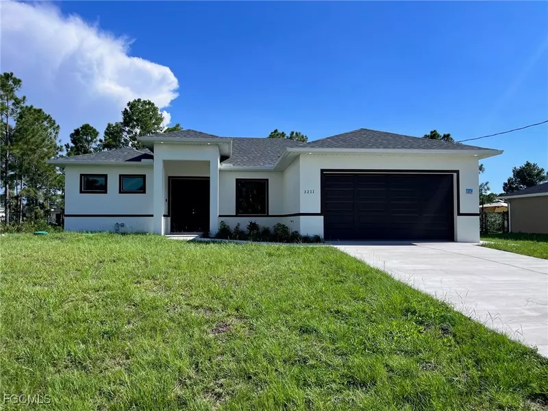 3211 41st ST W, Lehigh Acres, FL 33971