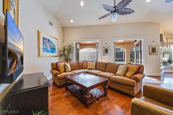 Naples, FL 34103,600 Port Side DR