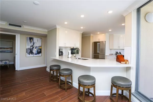 Naples, FL 34103,4041 Gulf Shore BLVD N #305