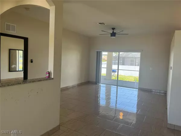 Cape Coral, FL 33909,17 NE 11th LN