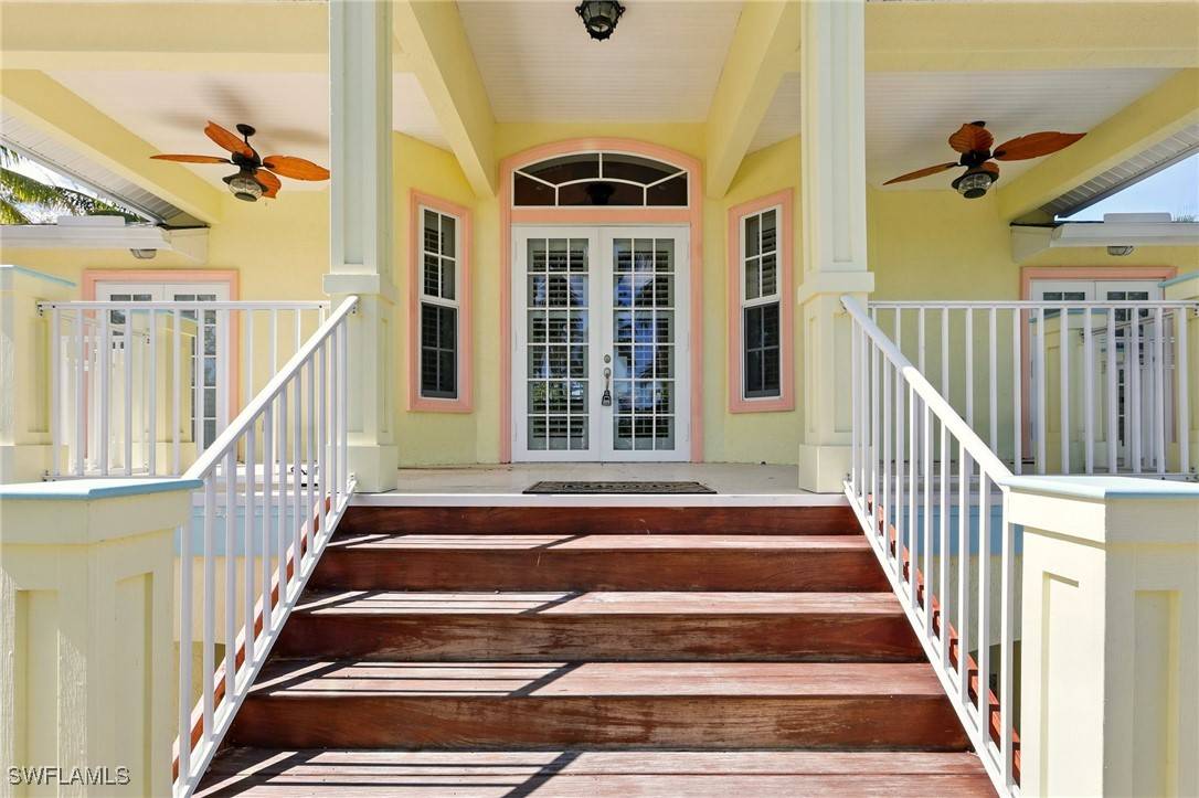 Bokeelia, FL 33922,5697 Bay Point RD