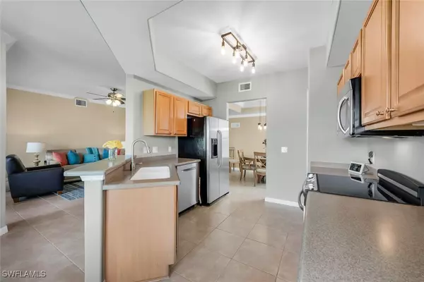 Naples, FL 34120,12033 Covent Garden CT #2403