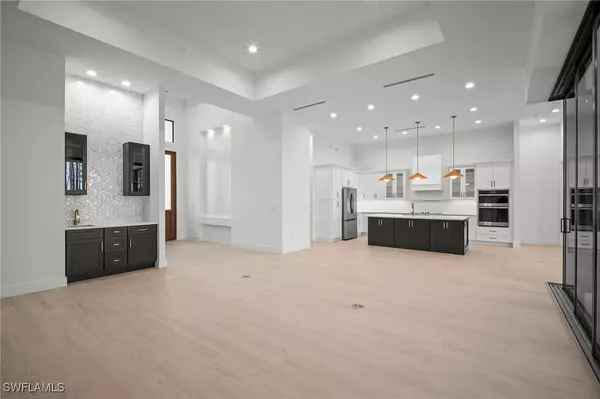 Bonita Springs, FL 34135,25400 Divot DR