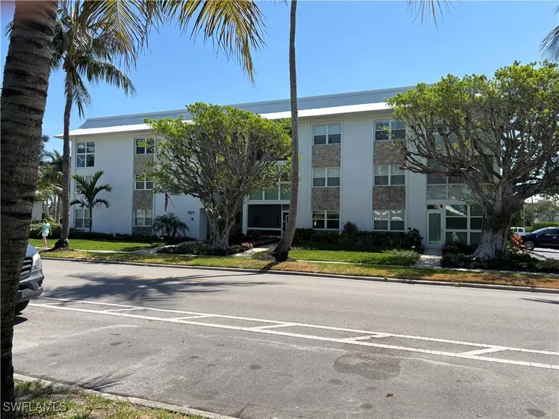1021 3rd ST S #200, Naples, FL 34102