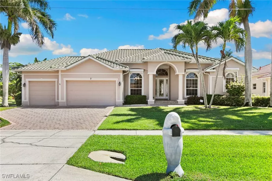 7 Blue Hill CT, Marco Island, FL 34145