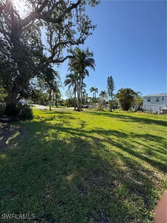 Bonita Springs, FL 34134,27559 Big Bend RD