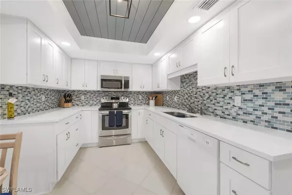 Marco Island, FL 34145,1020 Swallow AVE #102