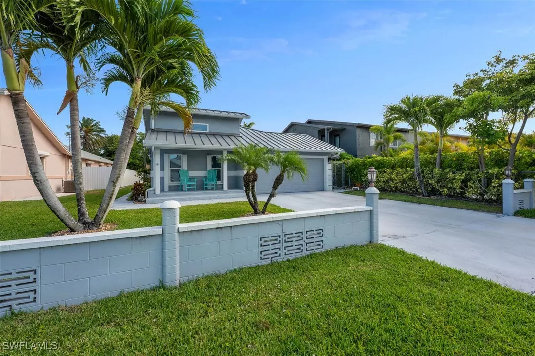 Naples, FL 34108,607 92nd AVE N