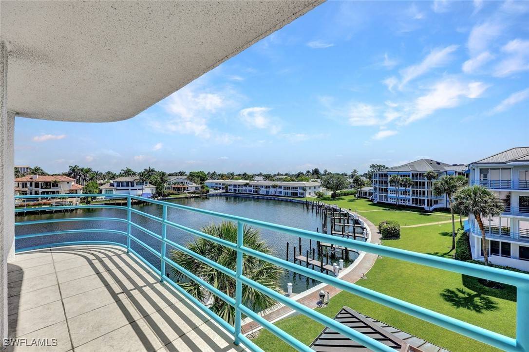 Naples, FL 34103,255 Park Shore DR #3-341