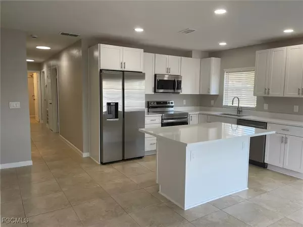 Cape Coral, FL 33904,608 SE 46th LN #1