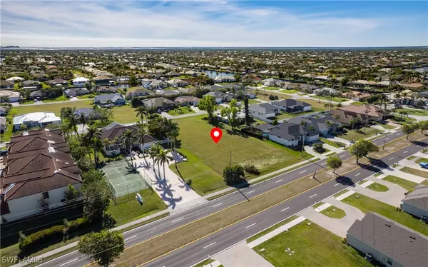 Cape Coral, FL 33914,1910 Cape Coral Pkwy W