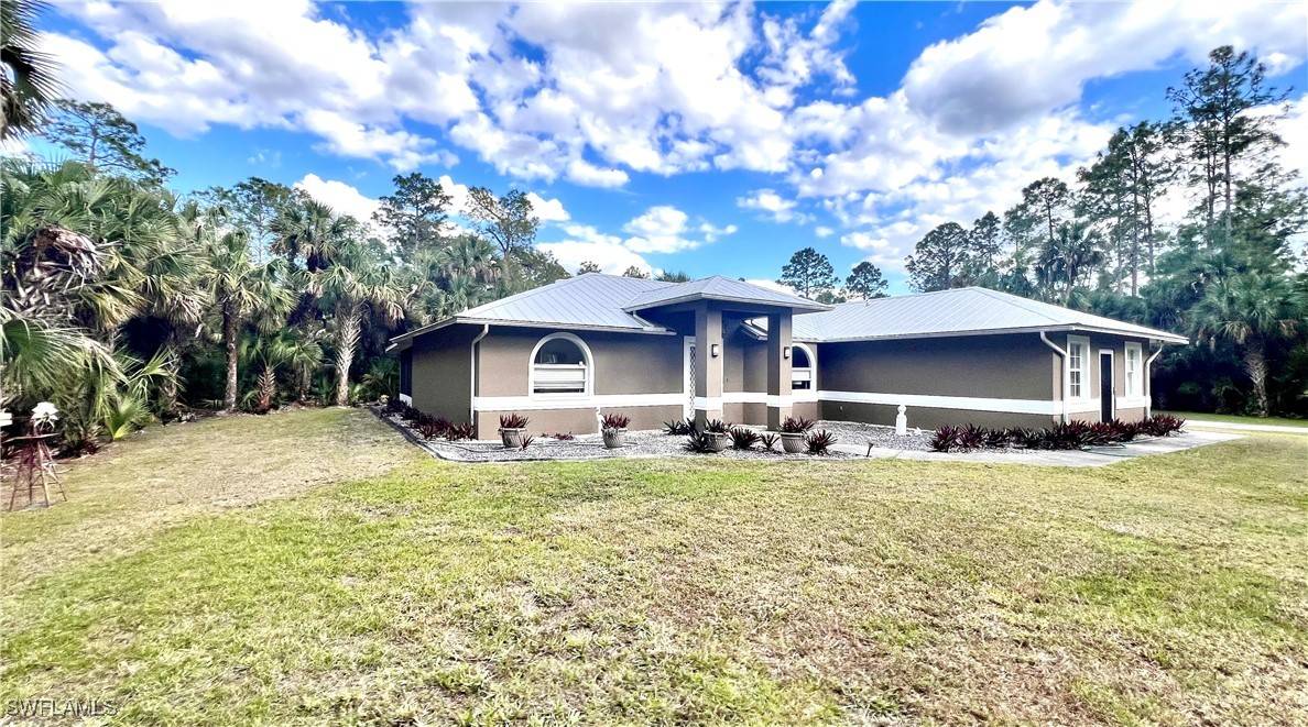 720 1st ST NW, Naples, FL 34120