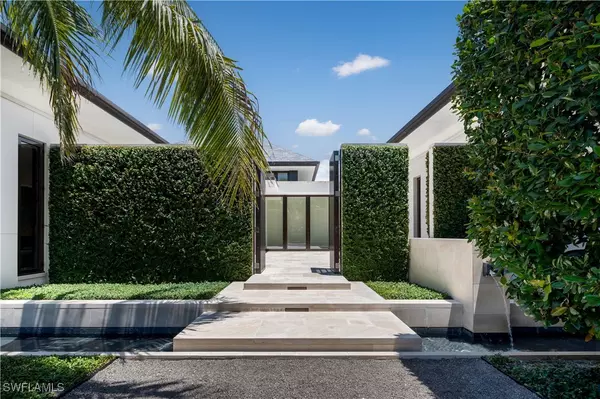 Naples, FL 34102,3655 Fort Charles DR