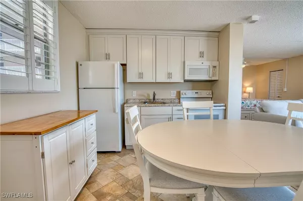 Bonita Springs, FL 34134,5500 Bonita Beach RD #601