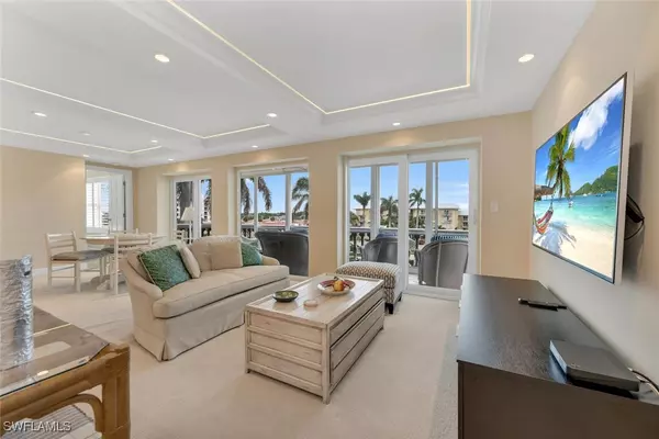 Naples, FL 34103,3003 Gulf Shore BLVD N #404