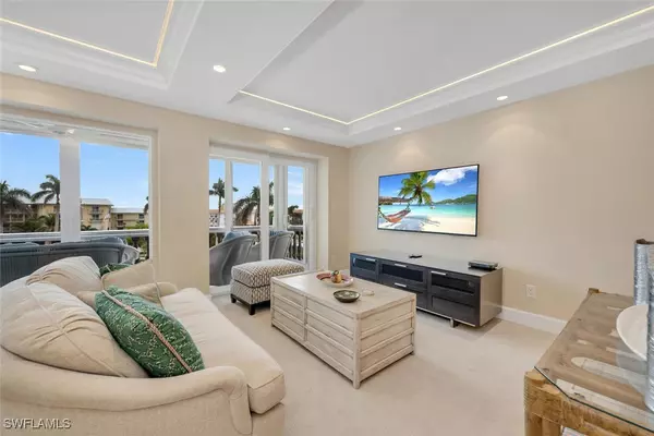 Naples, FL 34103,3003 Gulf Shore BLVD N #404
