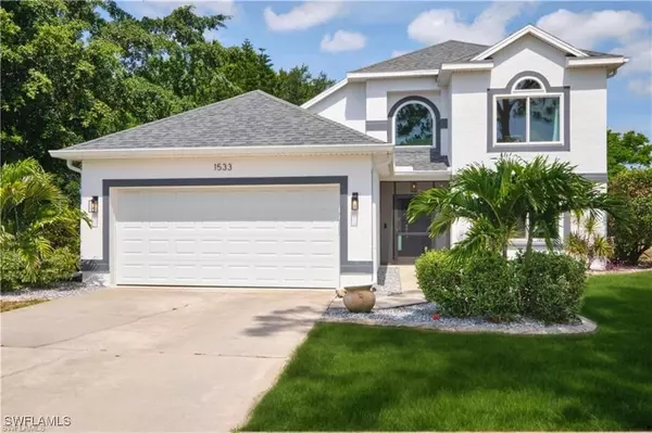 1533 Honor CT, Lehigh Acres, FL 33971