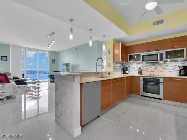 Fort Myers, FL 33916,3000 Oasis Grand BLVD #1705