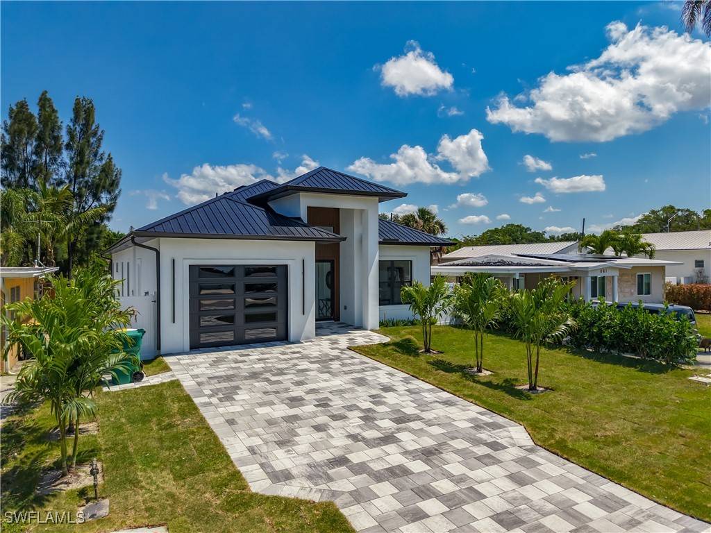 Naples, FL 34108,857 95th AVE N