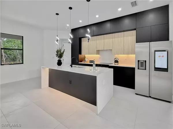 Naples, FL 34120,3247 72nd AVE NE