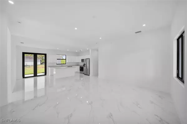 Lehigh Acres, FL 33971,3201 14th ST W