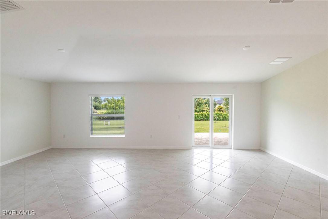 Lehigh Acres, FL 33974,358 Pembroke ST