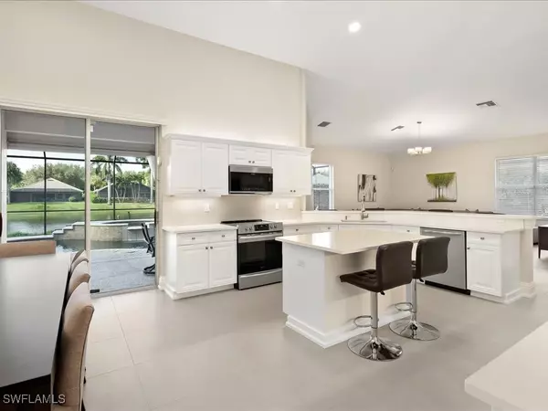 Naples, FL 34109,6354 Old Mahogany CT